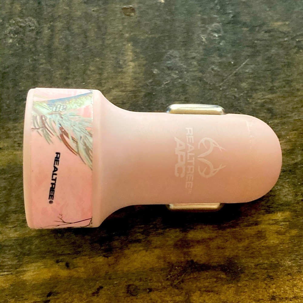 NWT Light Pink Realtree Car Phone Charger